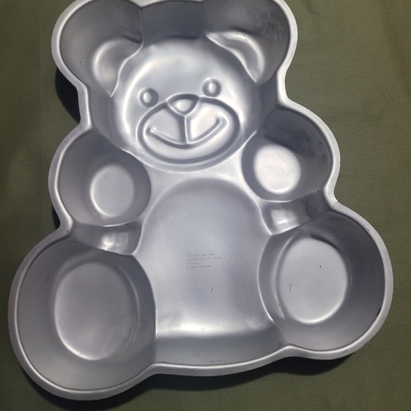 Silver Teddy Bear Cake Pan - Picture 1 of 2